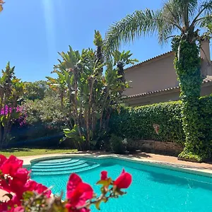 https://villa-close-to-the-beach-in-marbella.1costadelsol.com
